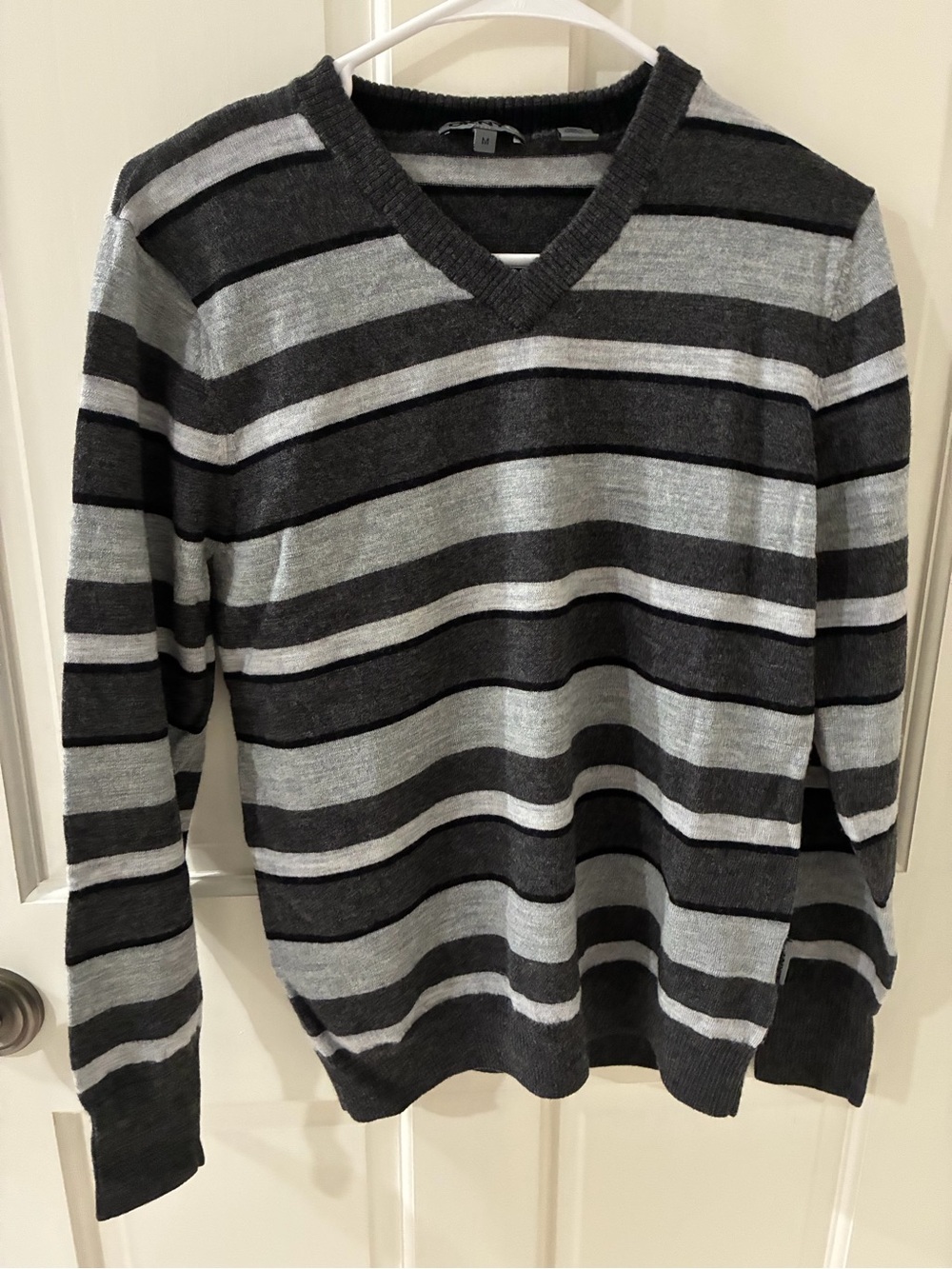 DKNYC  Ladies V-Neck gray Striped Merino Sweater in Black & Gray